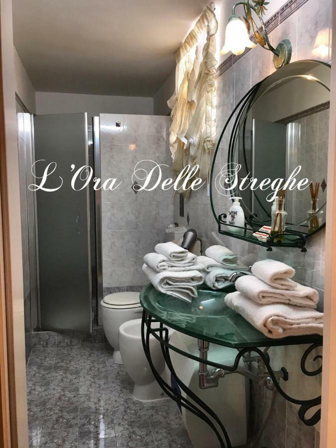 L'Ora Delle Streghe B&B Centralissimo Livorno Exterior photo
